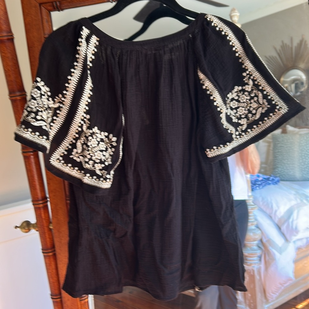 Lovestitch embroidered short sleeve top - Picture 7 of 7
